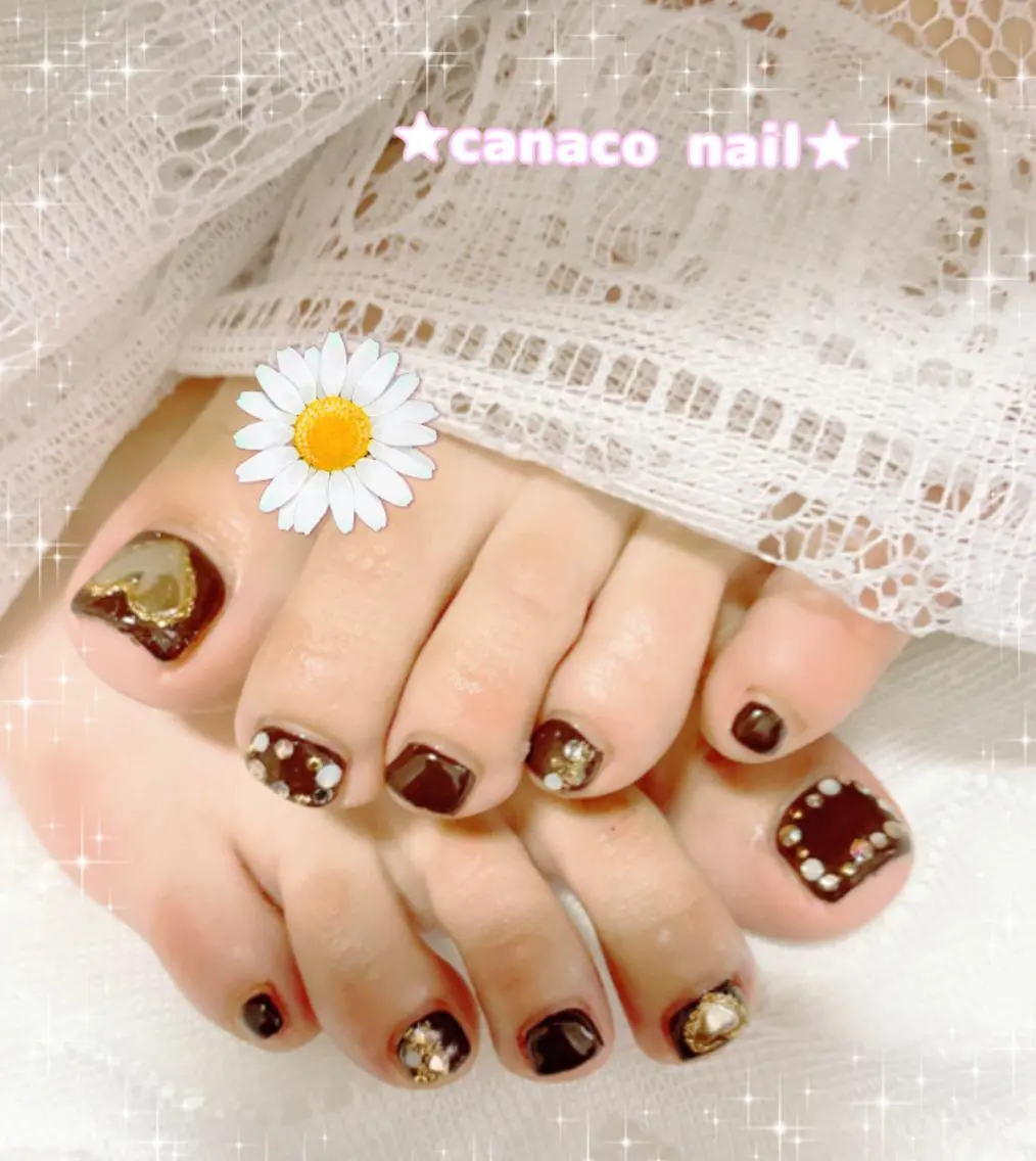 ネイル ブラウン フットネイル ハート ミラーネイル ストーンネイル ベテランネイル cnc nailのネイルデザイン