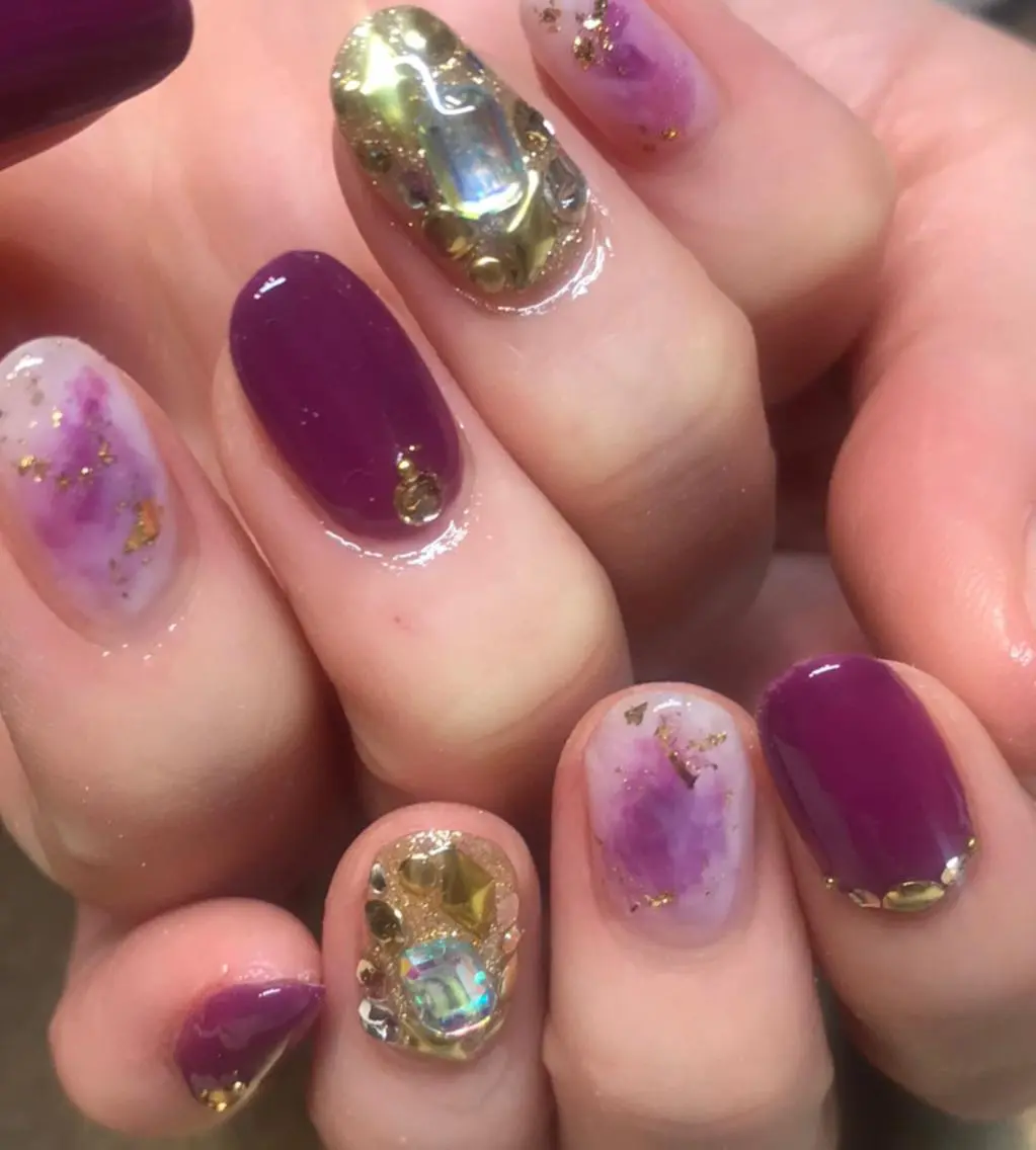 ミディアム パープルカラー MKY salonのネイルデザイン