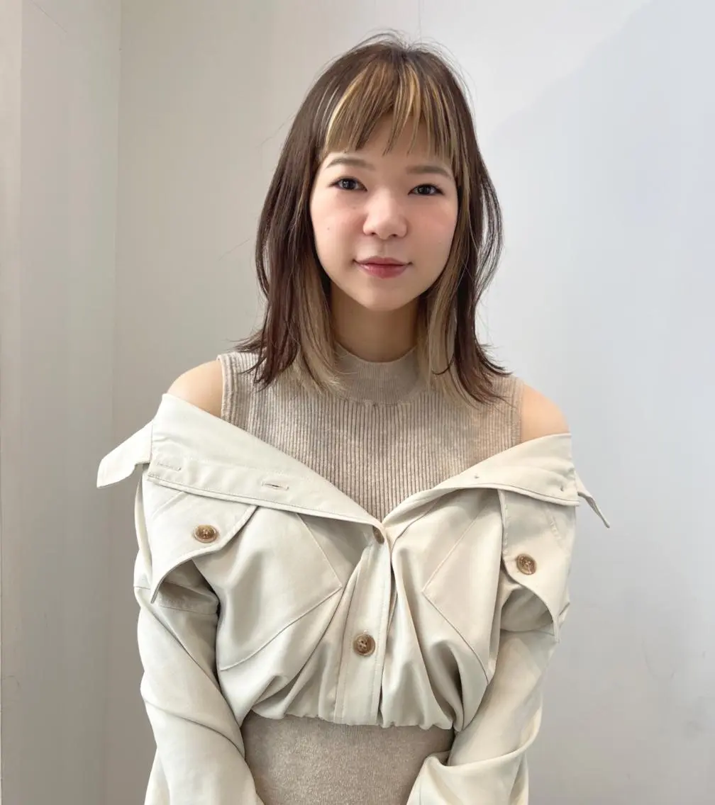 ミディアム カラー 🦭era shiori🦭のヘアスタイル