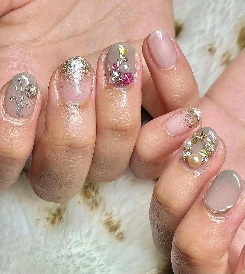 ショート カラー パーマ ヘアアレンジ メンズ キッズ ネイル マツエク・マツパ クリスマス 冬ネイル クリスマス el. by Aoのネイルデザイン