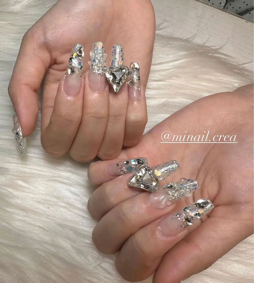 ネイル グラデーション キラキラネイル ラメ(グリッター) ラメグラデーション ロングネイル ハンドネイル CReA nailのネイルデザイン