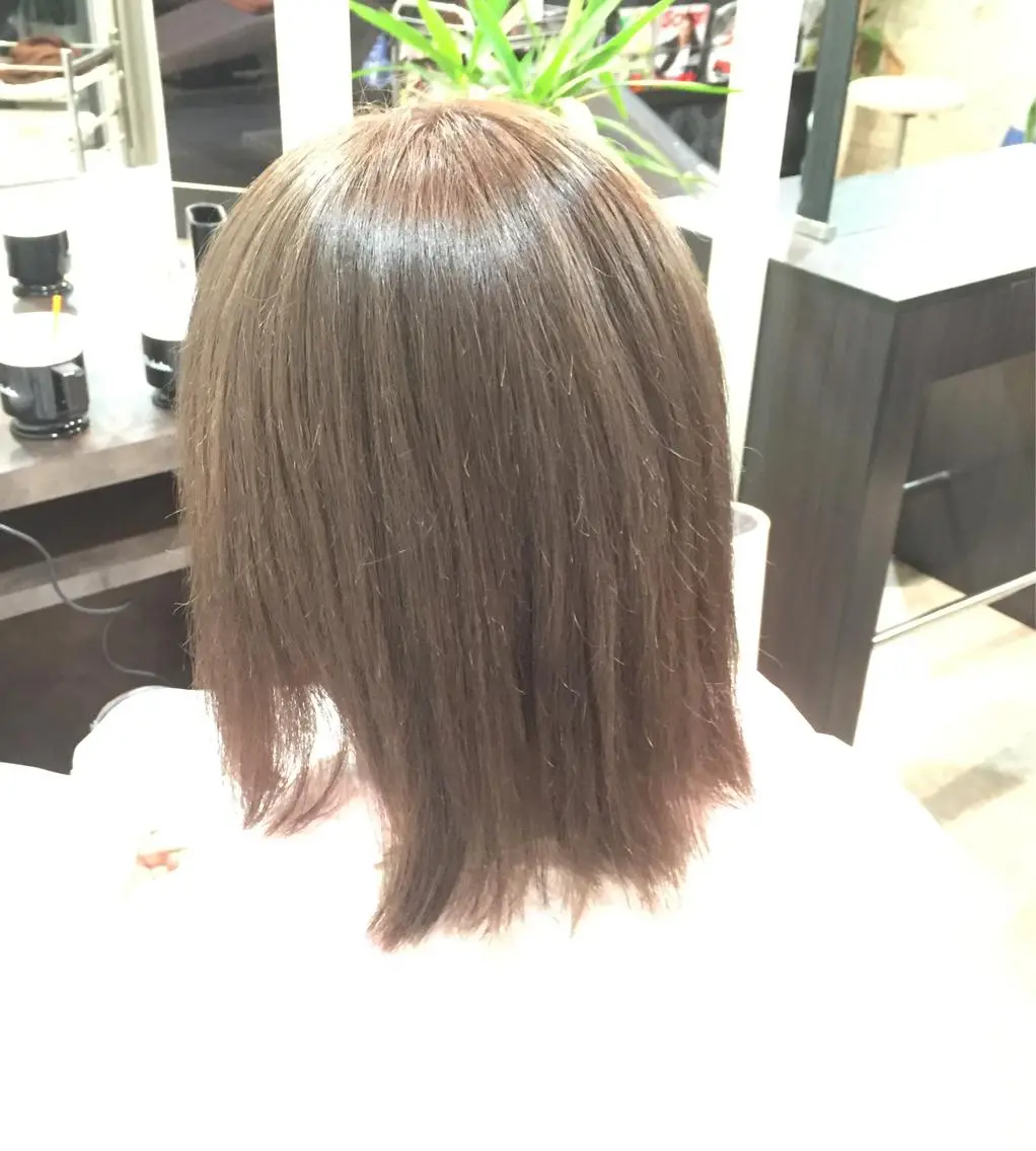 ミディアム カラー グレージュ ハイトーンカラー ハイトーングレージュ ハイトーン/ブリーチ ルミエール/新栄/栄のヘアスタイル