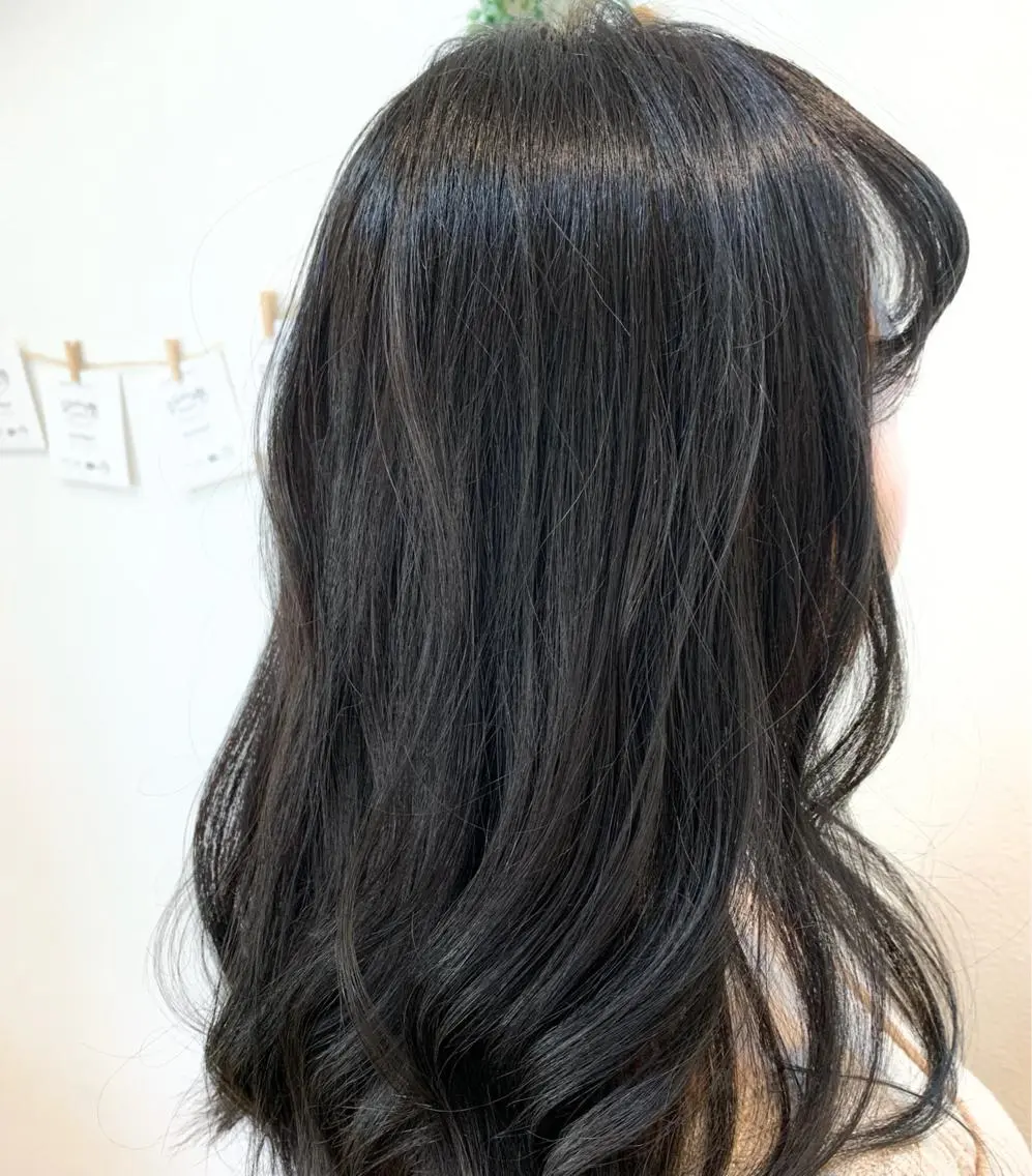 セミロング カラー ショートボブ ハイライトカラー インナーカラー ボブ 外国人風カラー トレンドパーマ 加藤菜月のヘアスタイル