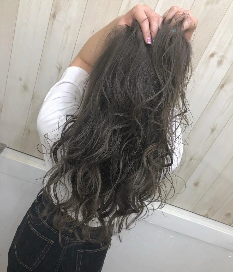 ロング Loob.TOKYO MIYA🌈のヘアスタイル