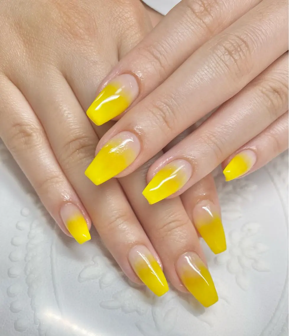 セミロング ネイル ジェルネイル グラデーション 黄色 ハンドネイル LUNE NAILのその他イメージ