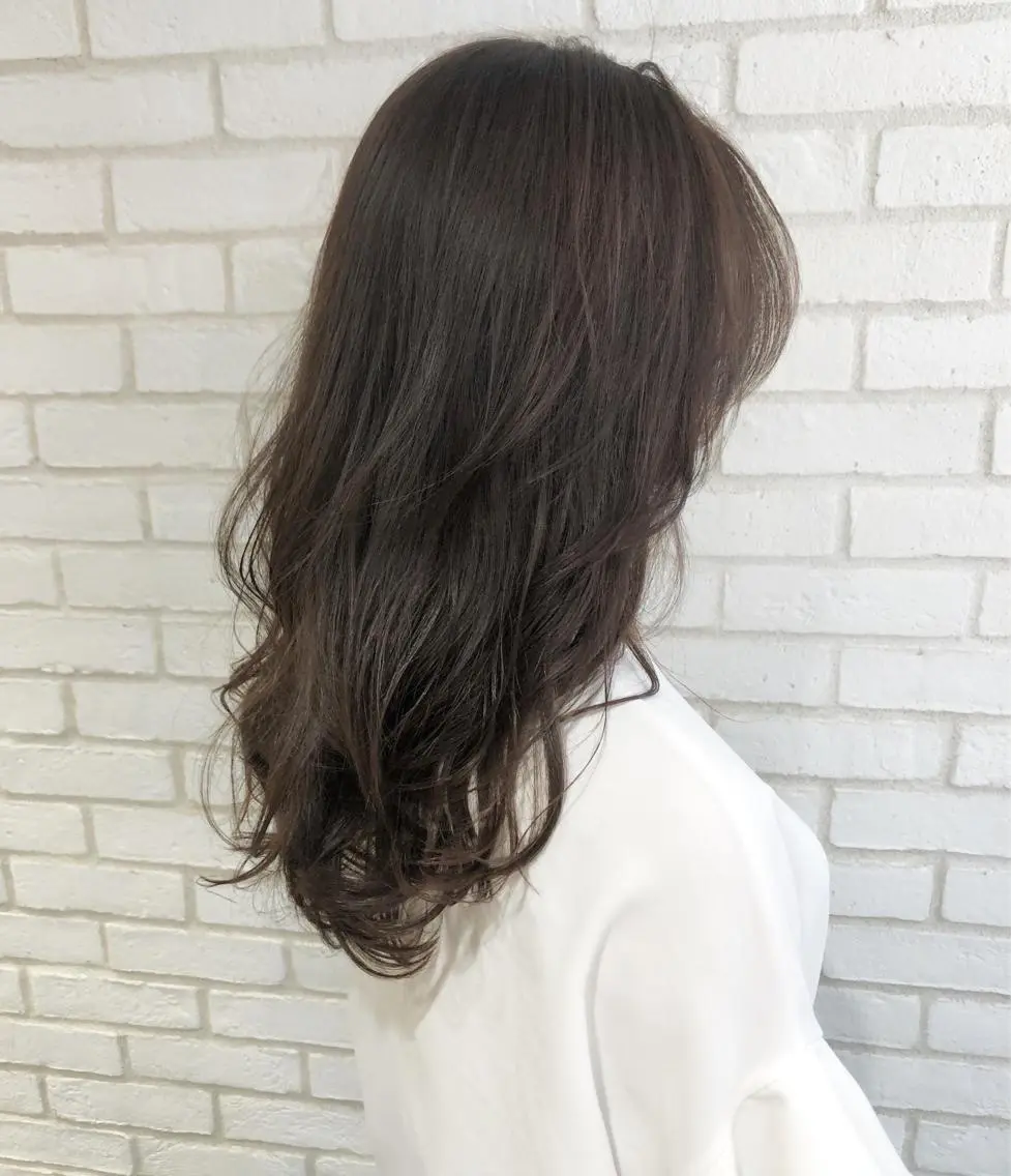 セミロング カラー 小島 侑衣のヘアスタイル