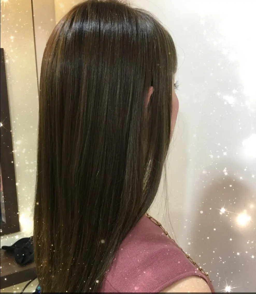 カラー アッシュ アッシュグレー ハイライトカラー yaya✂︎ 美髪/艶カラーのヘアスタイル