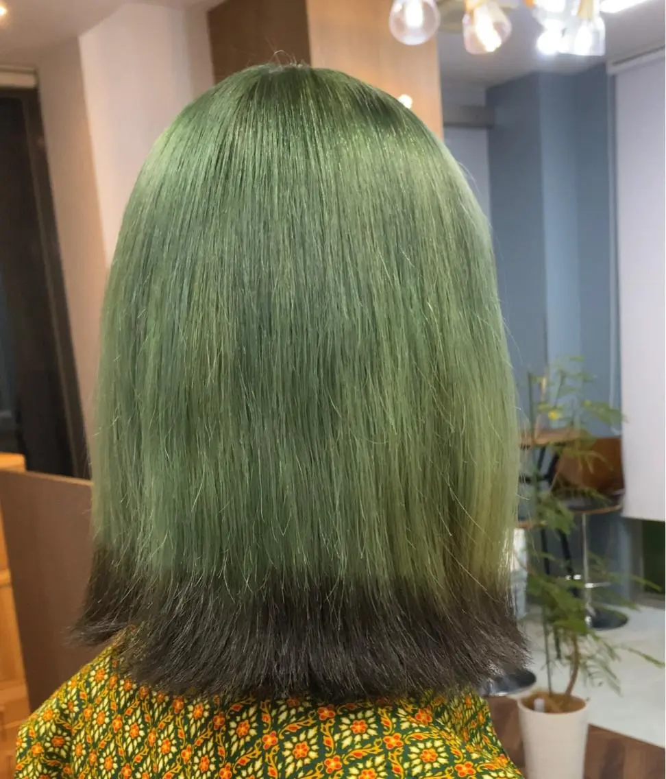 ショート カラー 横尾 歩のヘアスタイル