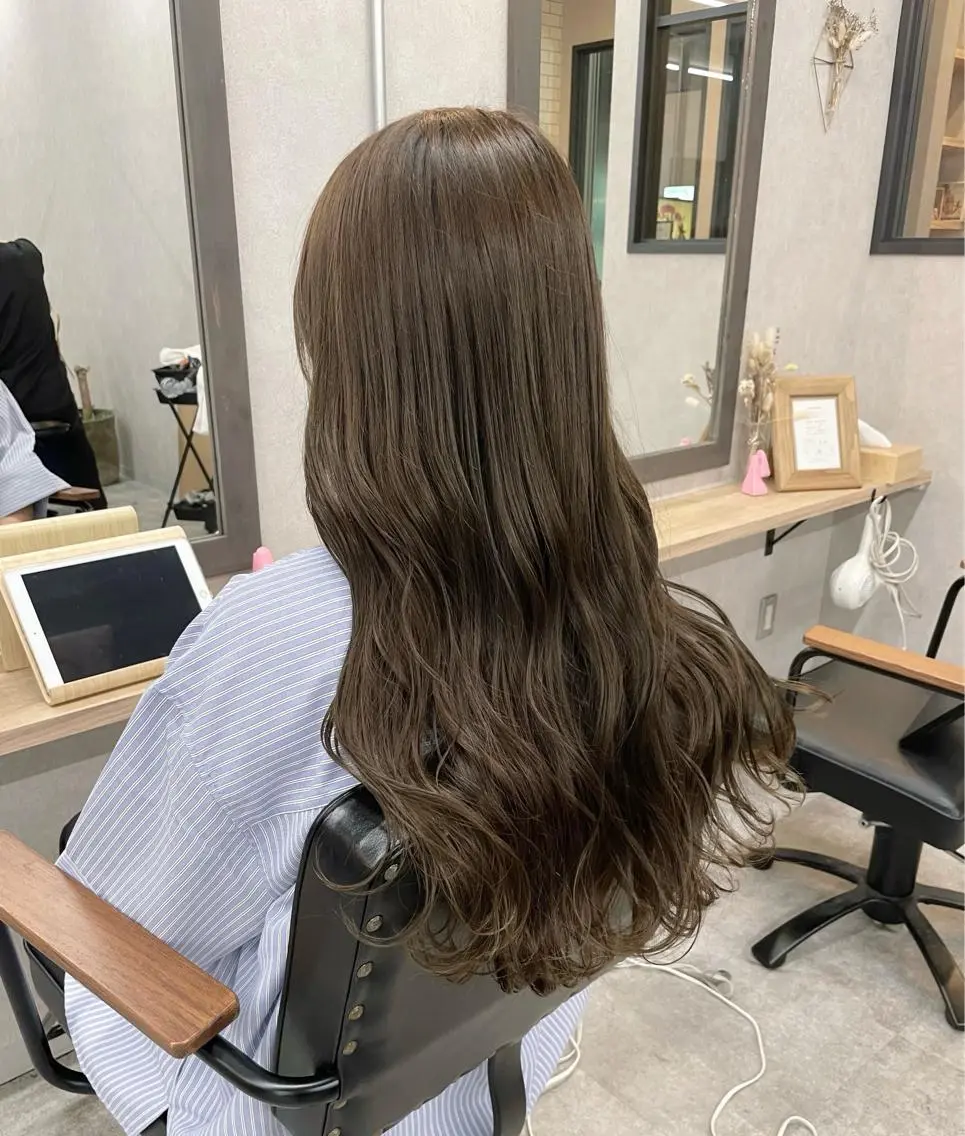 ロング カラー ベージュカラー オリーブベージュ いなみね はるきのヘアスタイル
