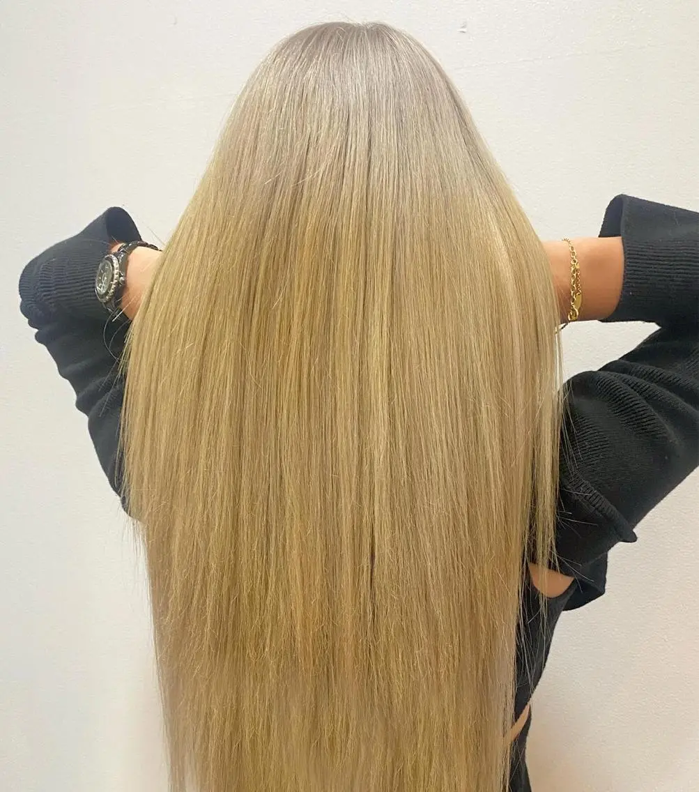 ロング 重原 彩香のヘアスタイル
