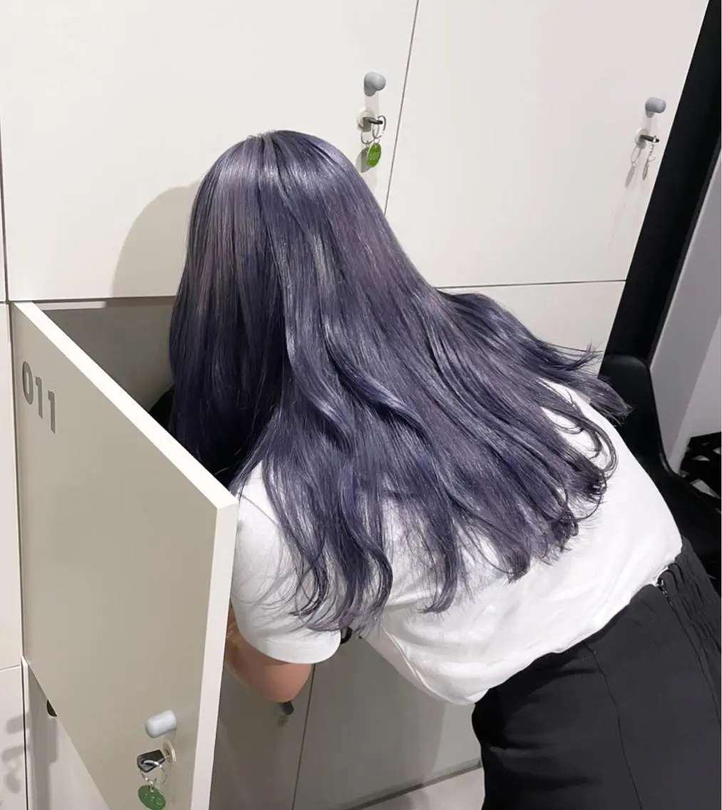 ロング カラー バレイヤージュ イヤリングカラー グラデーションカラー ハイライトカラー ハイトーンカラー ブリーチ👩‍🦳/ ‪✂︎MANAMIのヘアスタイル