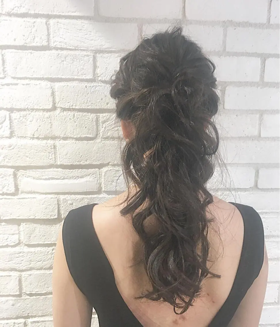 ロング カラー ヘアアレンジ まなべ さくらのヘアスタイル