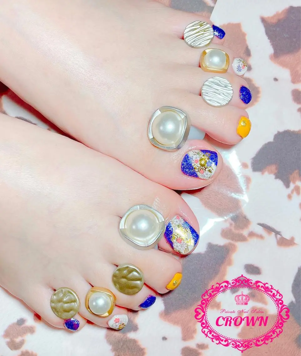 ネイル フットネイル CROWN プライベートサロンのネイルデザイン