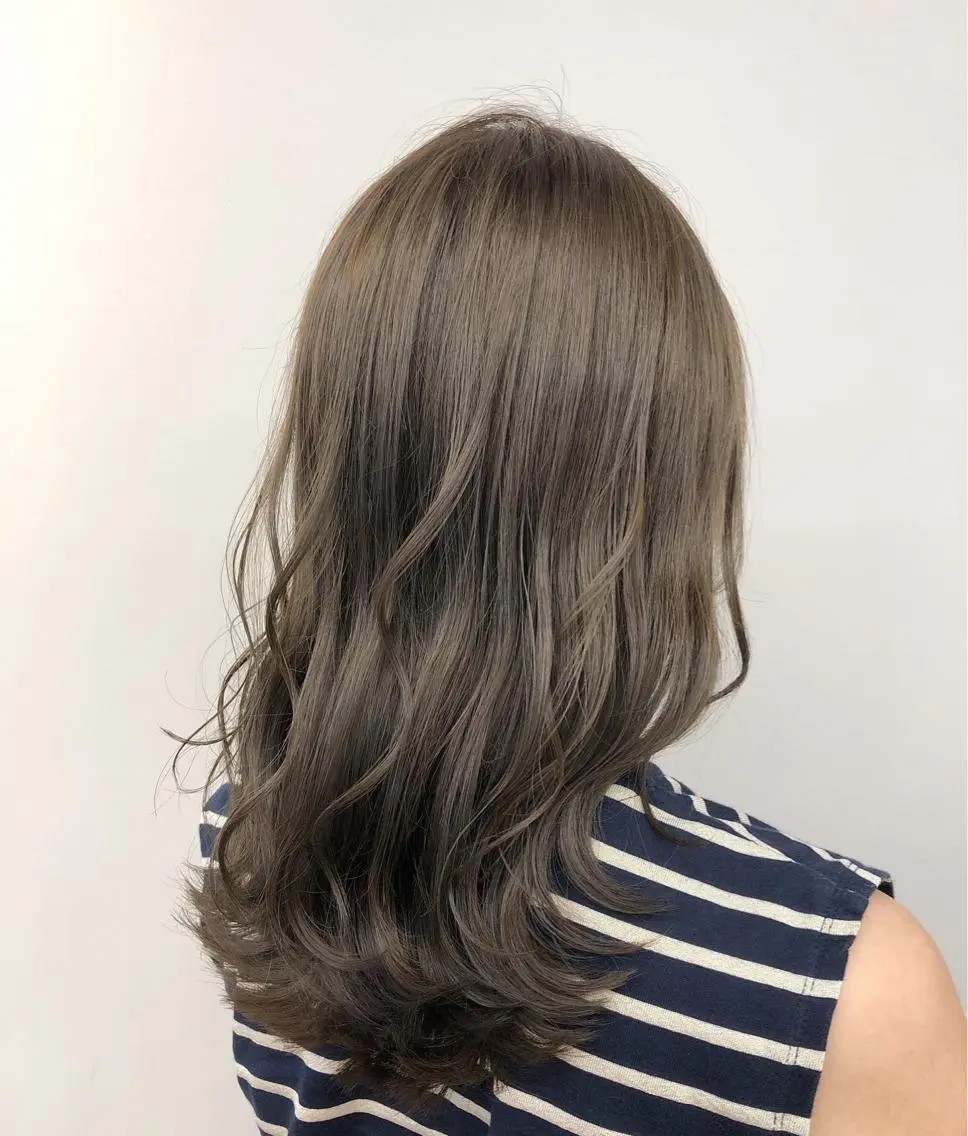 ミディアム カラー アッシュ ベージュカラー 代表 YUKI ☆のヘアスタイル