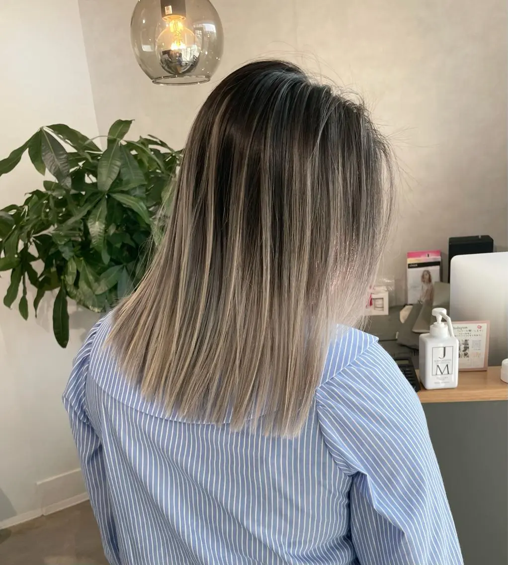 ミディアム 岸川 恭子のヘアスタイル