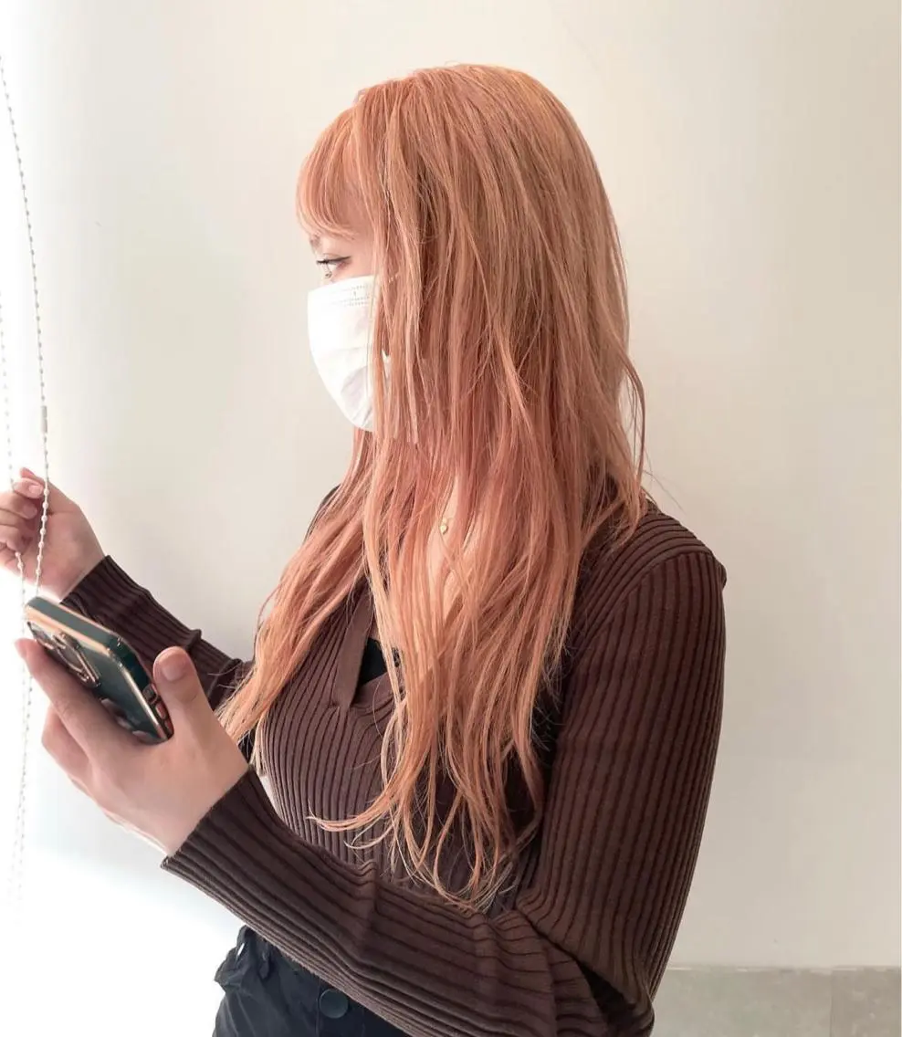 セミロング カラー カット ヘアカラー 🫧ハイトーン✨格安 より質💐マンツーマのヘアスタイル