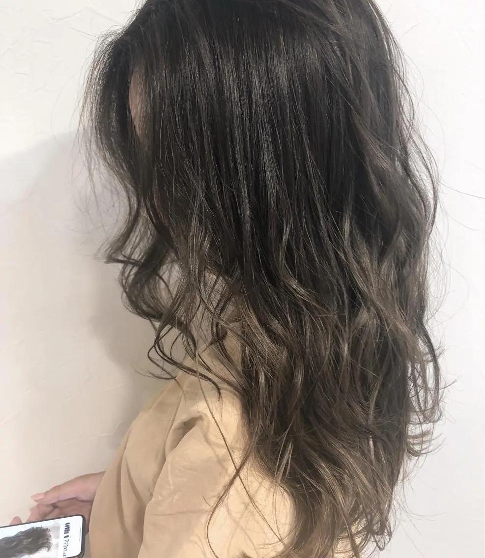 カラー グレージュ ハイライトカラー イルミナカラー 夜23時まで予約🉑 reverieあきらのヘアスタイル