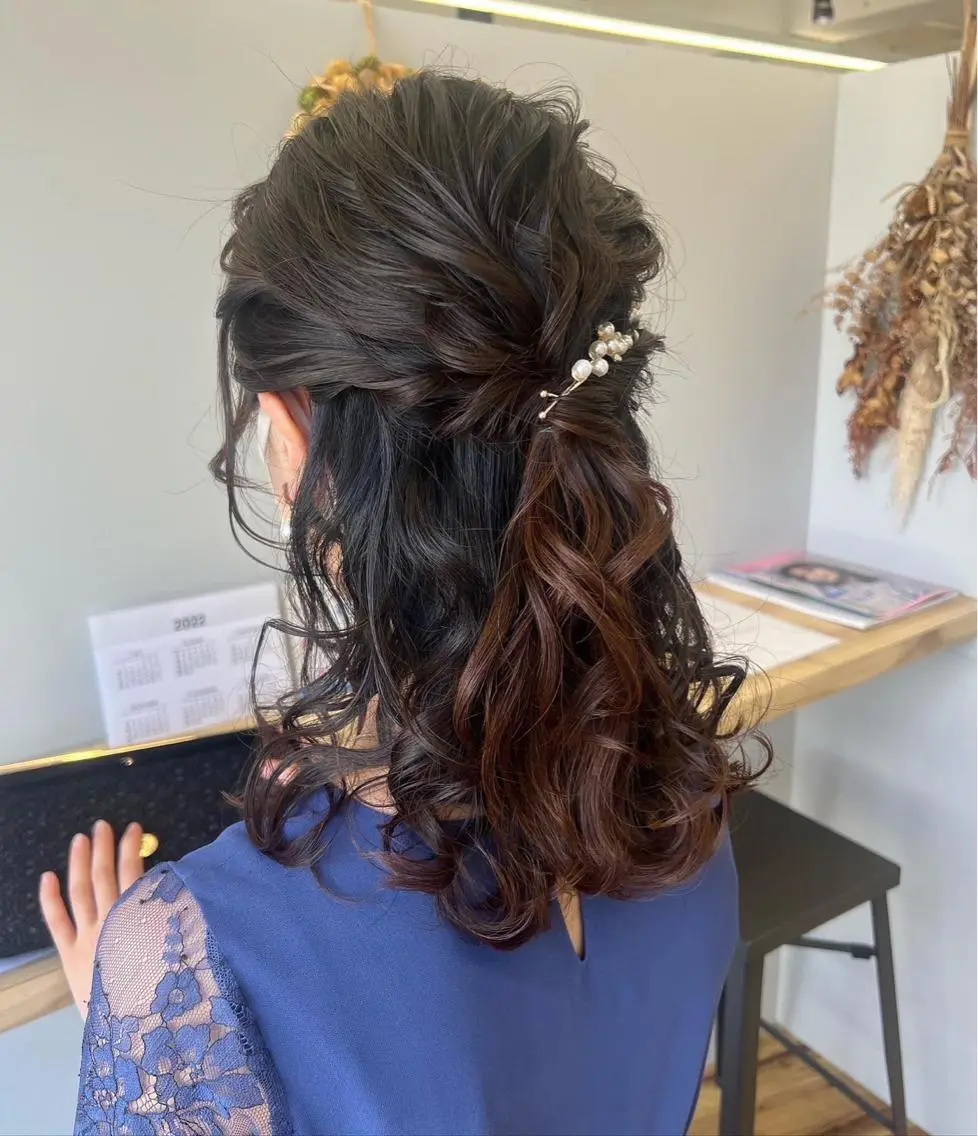 セミロング 檜谷 晴　顔周りカットのヘアスタイル