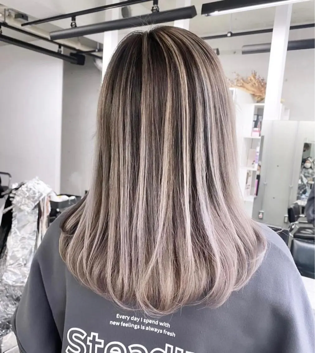 カラー 草島 友樹のヘアスタイル