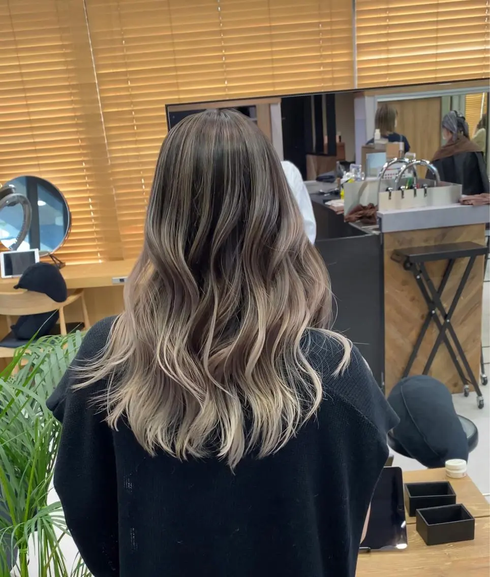 ロング カラー バレイヤージュ デザインカラー ハイライトカラー ハイライト レイヤーカット ヘアカラー 🌈透明感カラー ✨松田龍也🌈のヘアスタイル