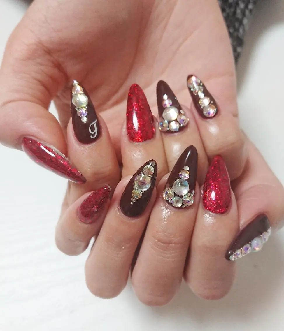 ネイル ストーンネイル Lilith Nailのネイルデザイン
