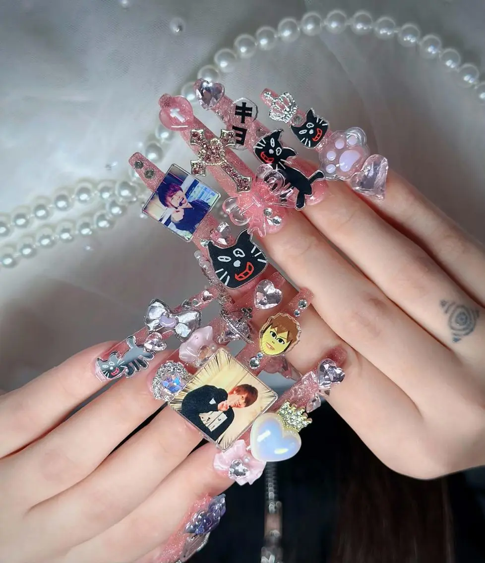 ネイル フレンチネイル ジェルネイル ハロウィン 韓国ネイル マグネットネイル ハンドネイル Hbaby nailのネイルデザイン