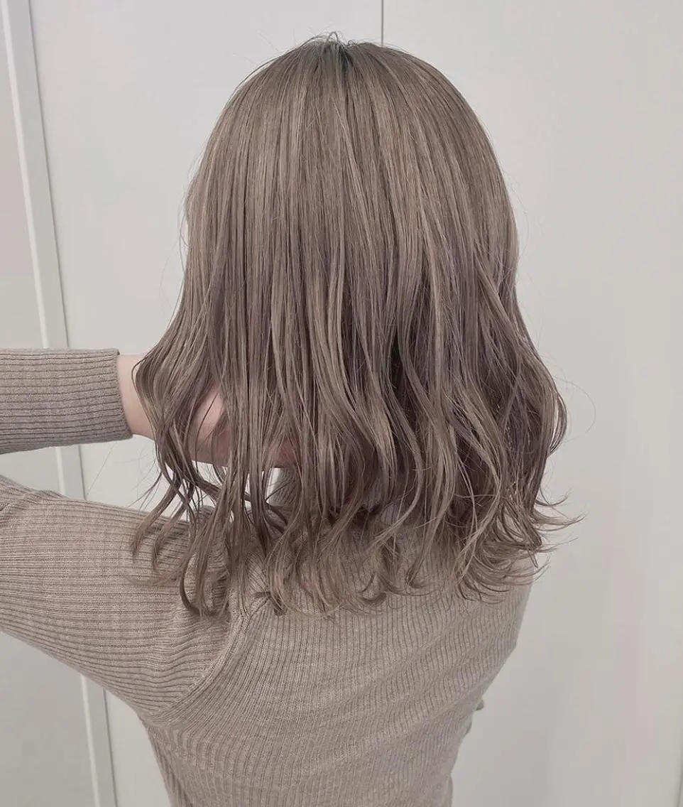 ミディアム 三輪 恭平のヘアスタイル