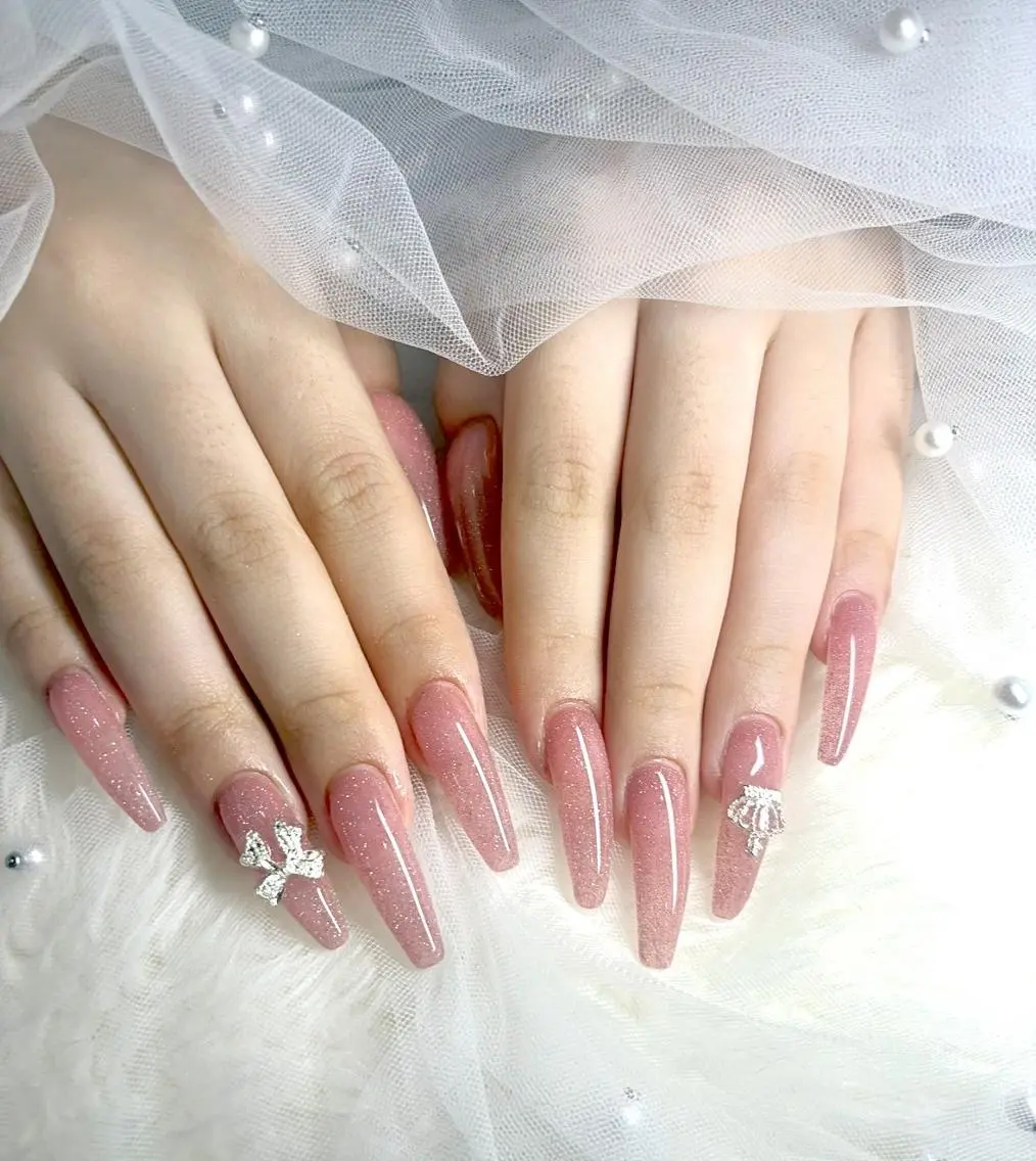 ネイル ラメ(グリッター) ロングネイル ワンカラーネイル ピンク nail salon Ellisのネイルデザイン