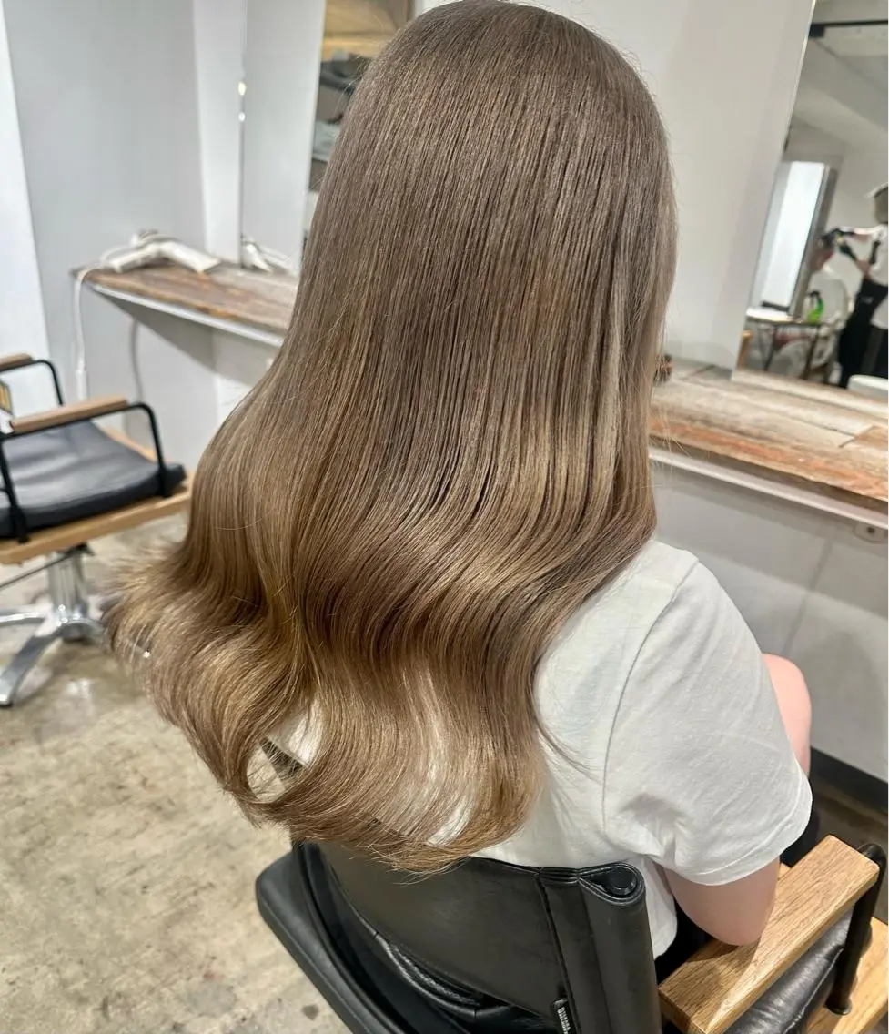 ロング カラー ヘアカラー トリートメント ヘアセット ✨艶ブリーチカラー ✨四ノ宮裕己のヘアスタイル