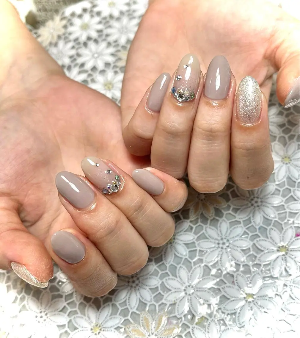 ネイル 成人式 ジェルネイル キラキラネイル 韓国ネイル パラジェル nails' it...のネイルデザイン