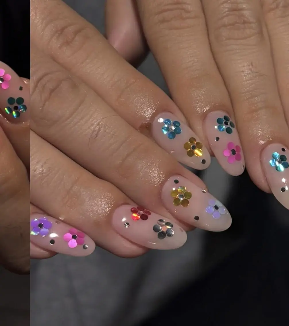 ネイル アートネイル オーロラネイル フレンチネイル ジェルネイル ガラスフレンチ JISOO ANA.CHUOのネイルデザイン