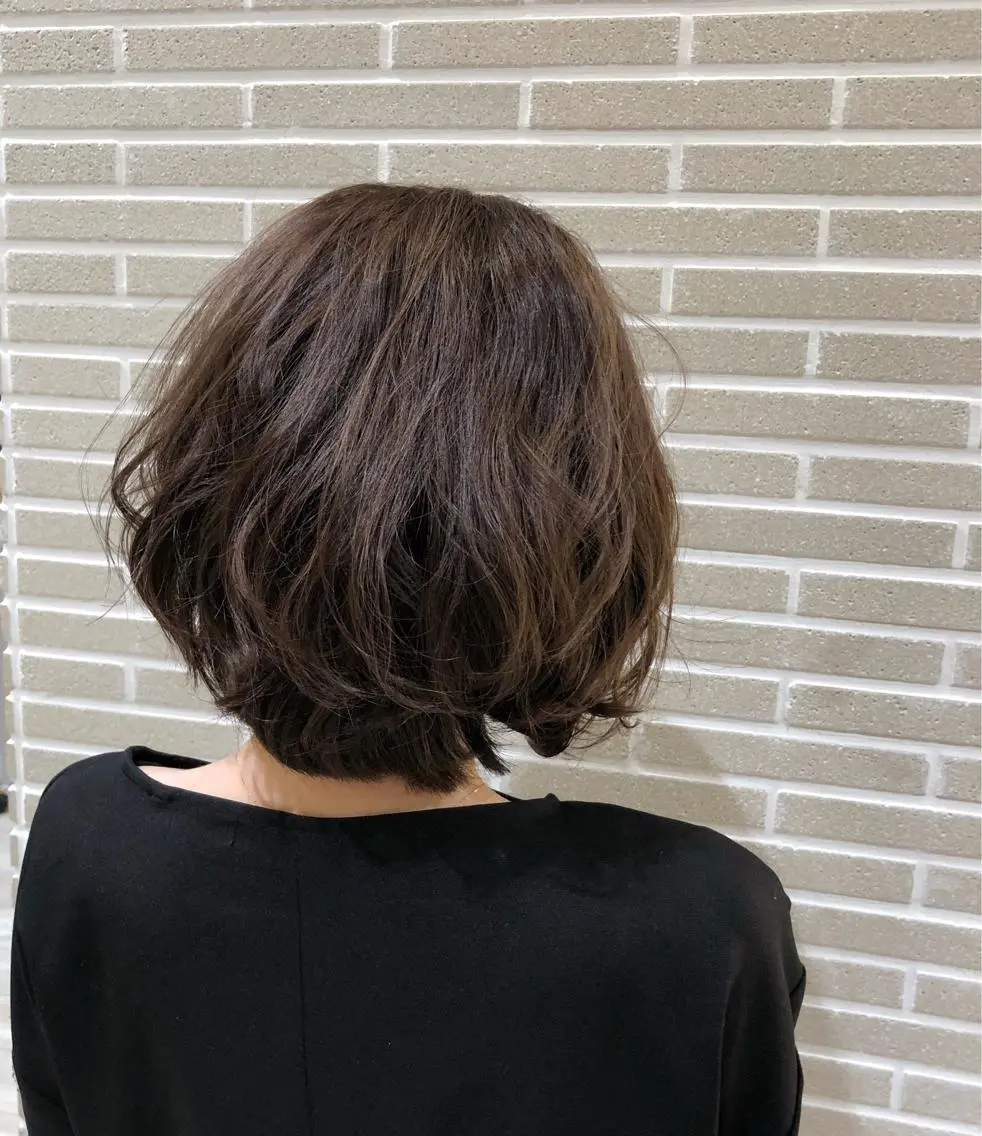 
![ショート カラー ヘアアレンジ 前下がりボブ アッシュ アッシュグレー イルミナカラー ボブ カット ヘアカラー トリートメント 山北 咲子のヘアスタイル
