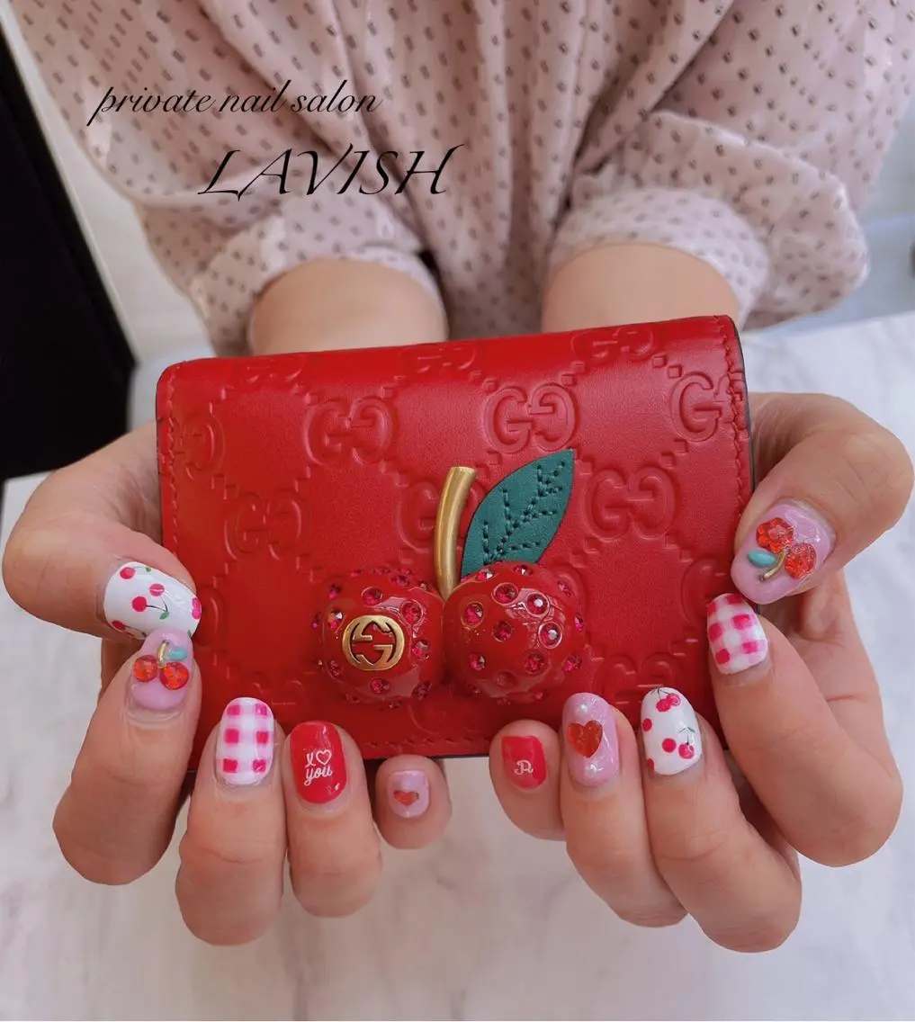 ネイル LAVISH 大和店 emi・:*+のネイルデザイン