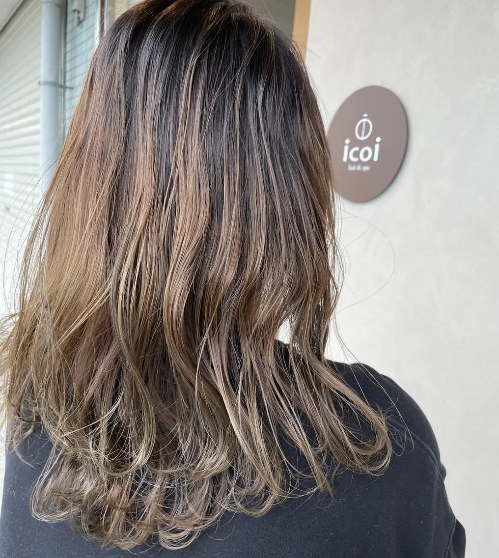 ロング かきあげバング ロング カット ヘアカラー トリートメント 渡邉 瑞生のヘアスタイル