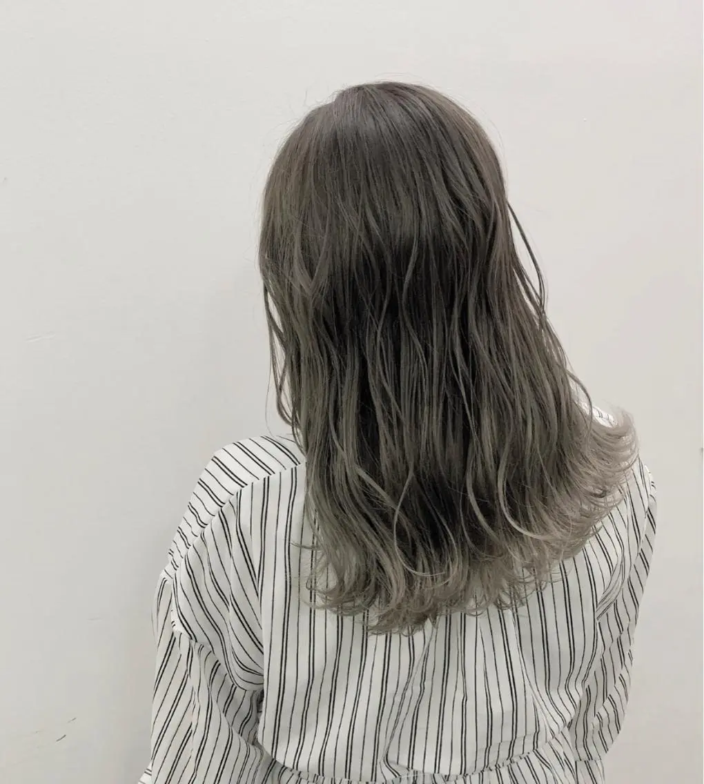 ロング カラー ブリーチソムリエ認定 梅田茶屋町Eir辻のヘアスタイル