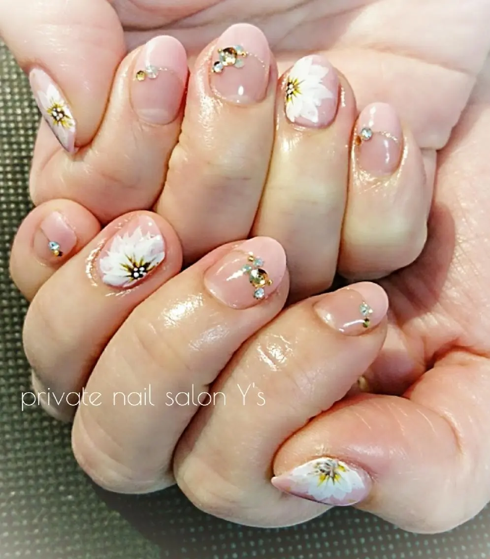 ネイル YUMI NAGAI  のネイルデザイン