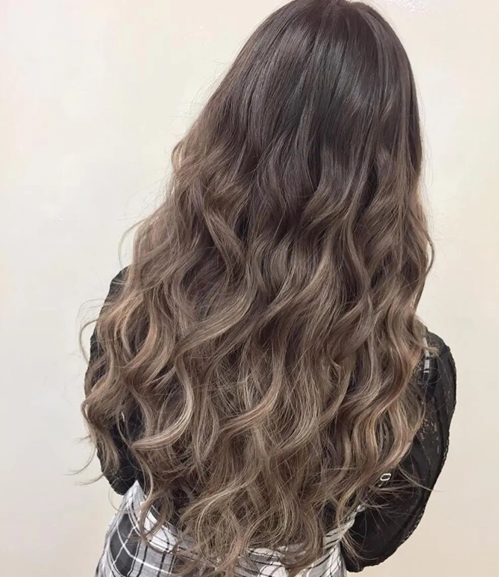 ロング カラー パーマ ヘアアレンジ 大阪レミーエクステ チビ編み込みのヘアスタイル
