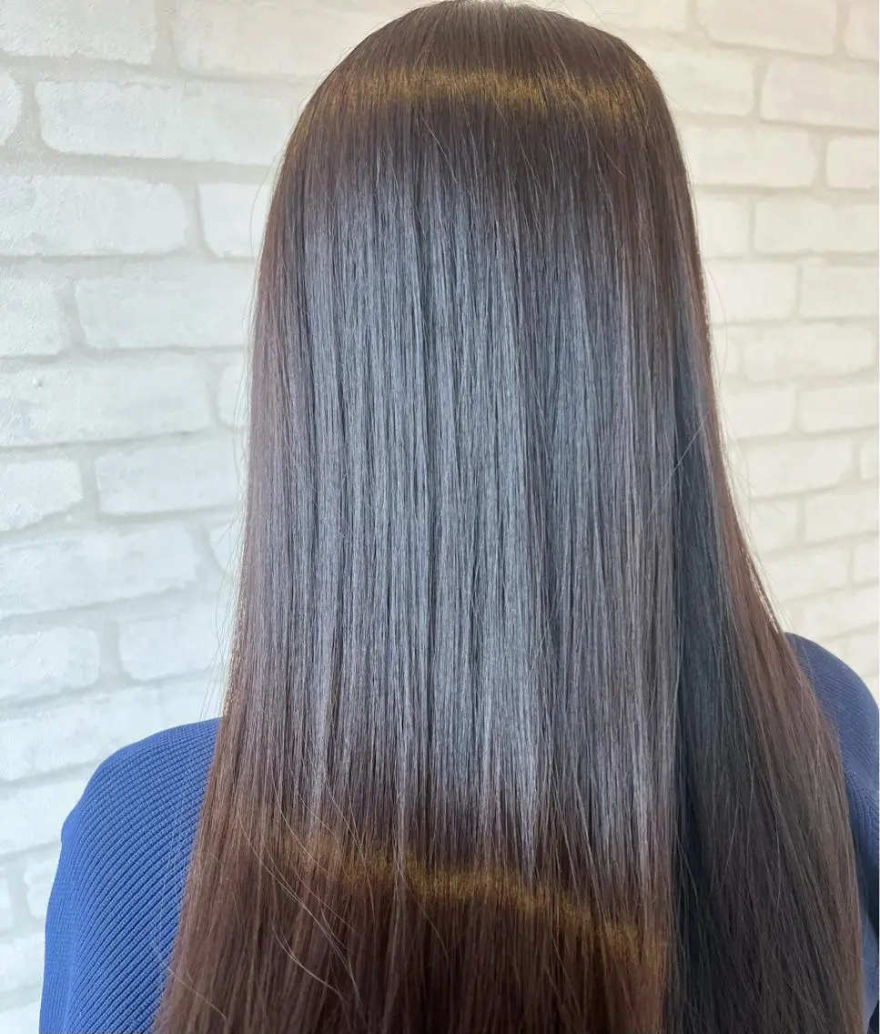 ロング カラー ヘアカラー 石崎 真維のヘアスタイル