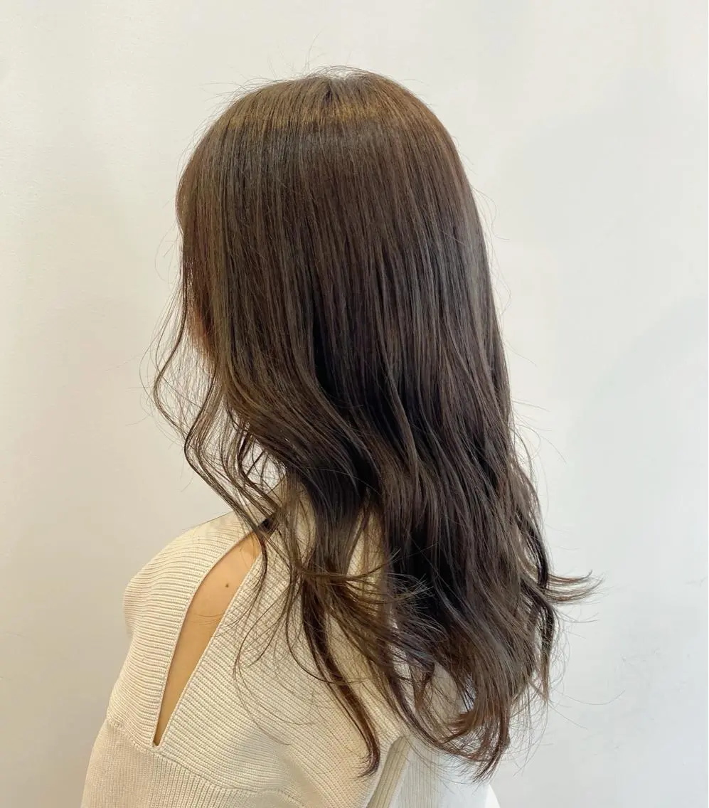 ロング カラー ハイライトカラー オリーブカラー ハイライト ブリーチ指名 NO1🌈SAKIのヘアスタイル