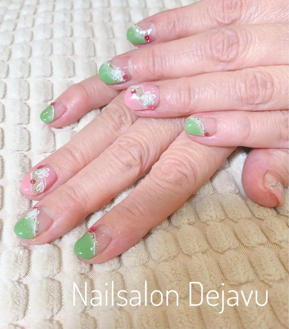 ネイル アートネイル 桜ネイル グリーン ピンク Nail salon Dejavu 🌿のネイルデザイン