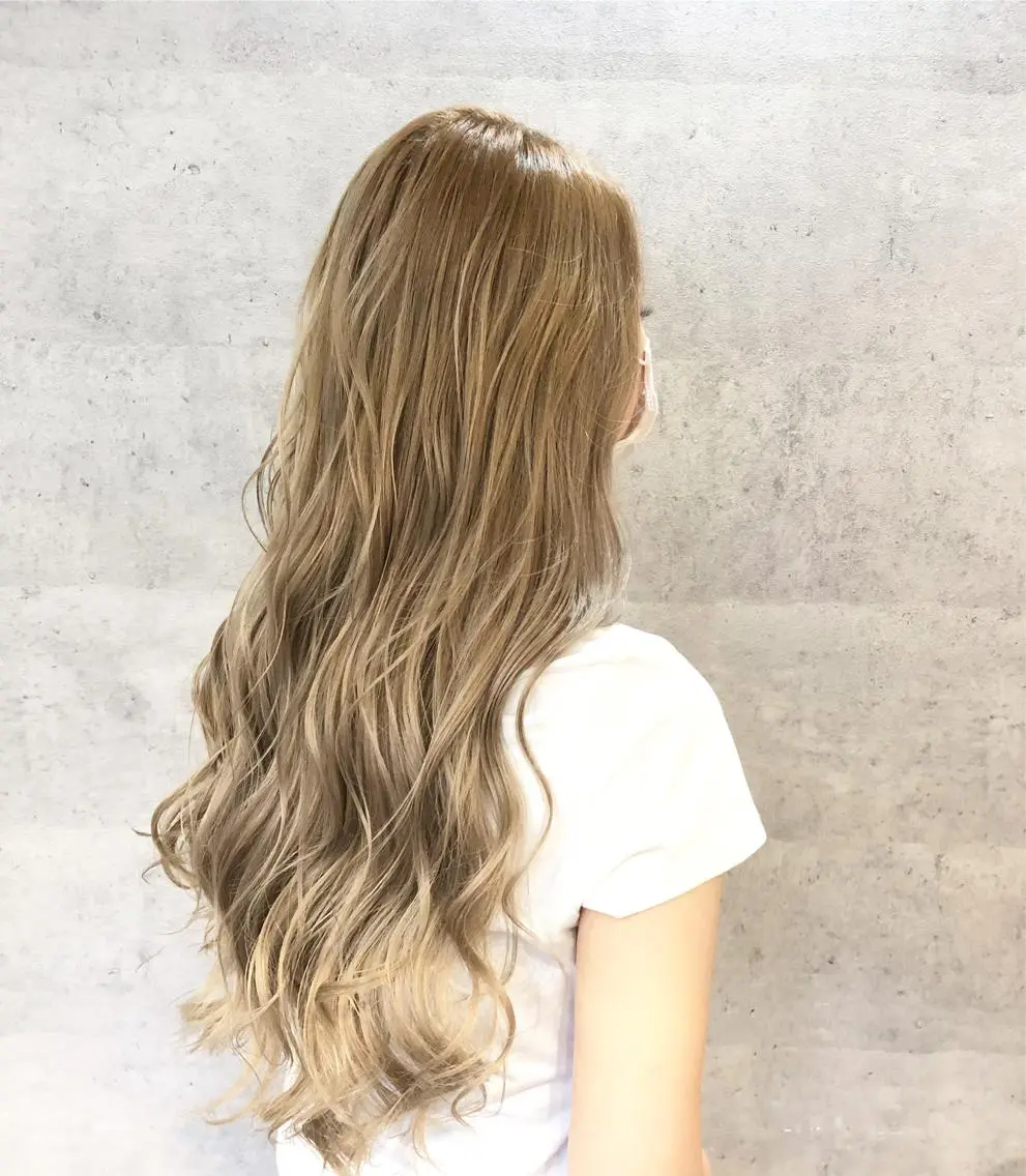 ロング カラー ブリーチ ブロンド 髪質改善で 憧れの潤艶美髪にのヘアスタイル