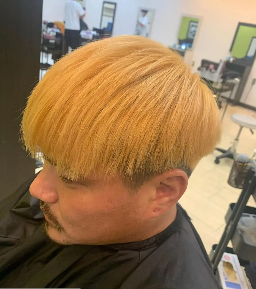 ミディアム カラー メンズ ミディアムパーマ メンズバレイヤージュ メンズブリーチ メンズハイライト メンズハイトーン 🩷Eny terrace🩷のヘアスタイル