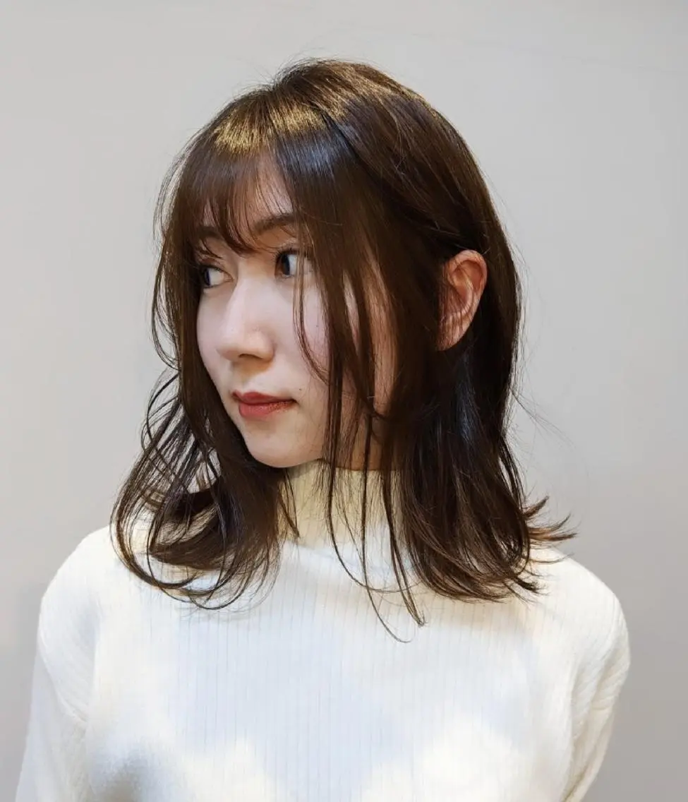 ミディアム 外ハネヘア 矢部 江里奈のヘアスタイル