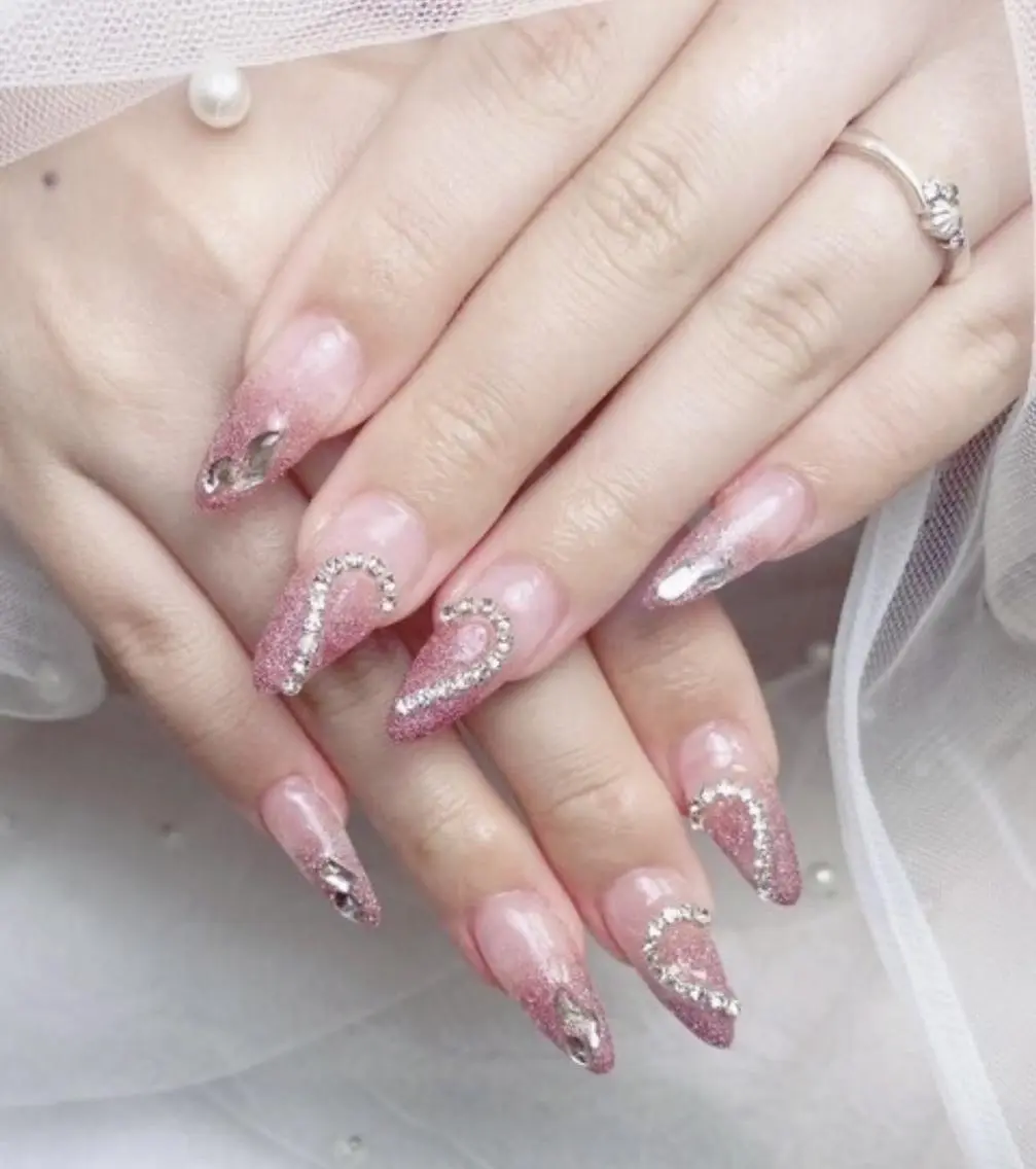ネイル Kana🌻マツエク &Nailサロン💛のネイルデザイン