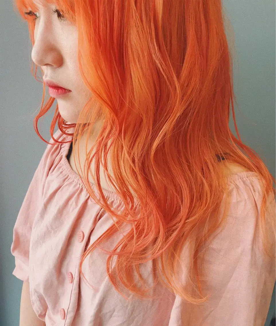セミロング カラー ヘアアレンジ オレンジ ヘアカラー トリートメント lani ブリーチ /ダブルカラーのヘアスタイル