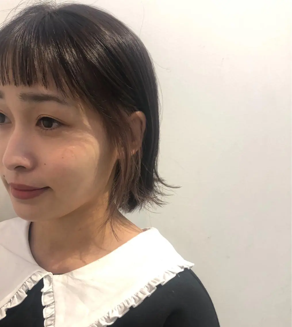 ショート カラー ベージュカラー イヤリングカラー ピンクカラー ピンクベージュ カット 縮毛矯正 綿貫 美香のヘアスタイル