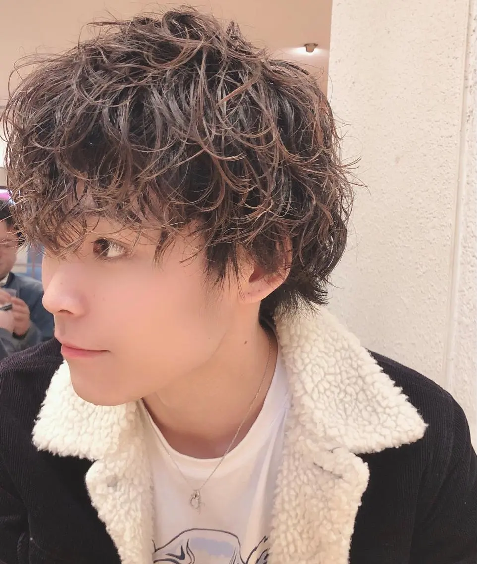 ショート カラー パーマ メンズ メンズパーマ 透明感カラー カット ヘアカラー パーマ TELA HAIR 副代表　岡田のヘアスタイル
