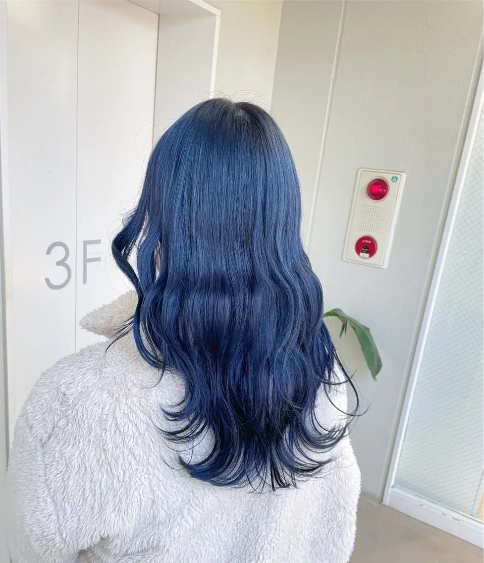 ロング カラー ヘアアレンジ ブルーカラー ネイビーカラー カット トリートメント ヘッドスパ ヘアセット 艶カラー✨縮毛矯正✨ 翁長孝輔のヘアスタイル