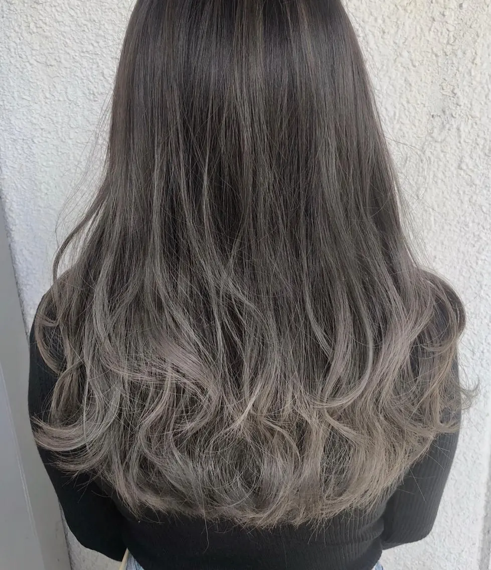 ロング カラー ブリーチ ケアブリーチ ダブルカラー グラデーションカラー インナーカラー 推し ブリーチ 髪質改善のヘアスタイル