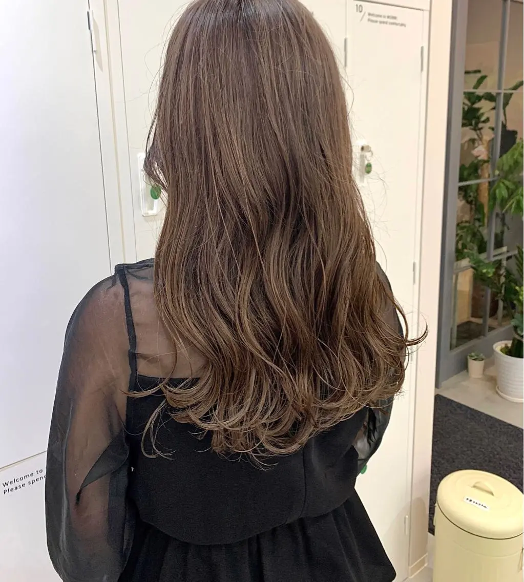 ロング カラー ベージュカラー フォギーベージュ 神原 茉依🩰🪩のヘアスタイル